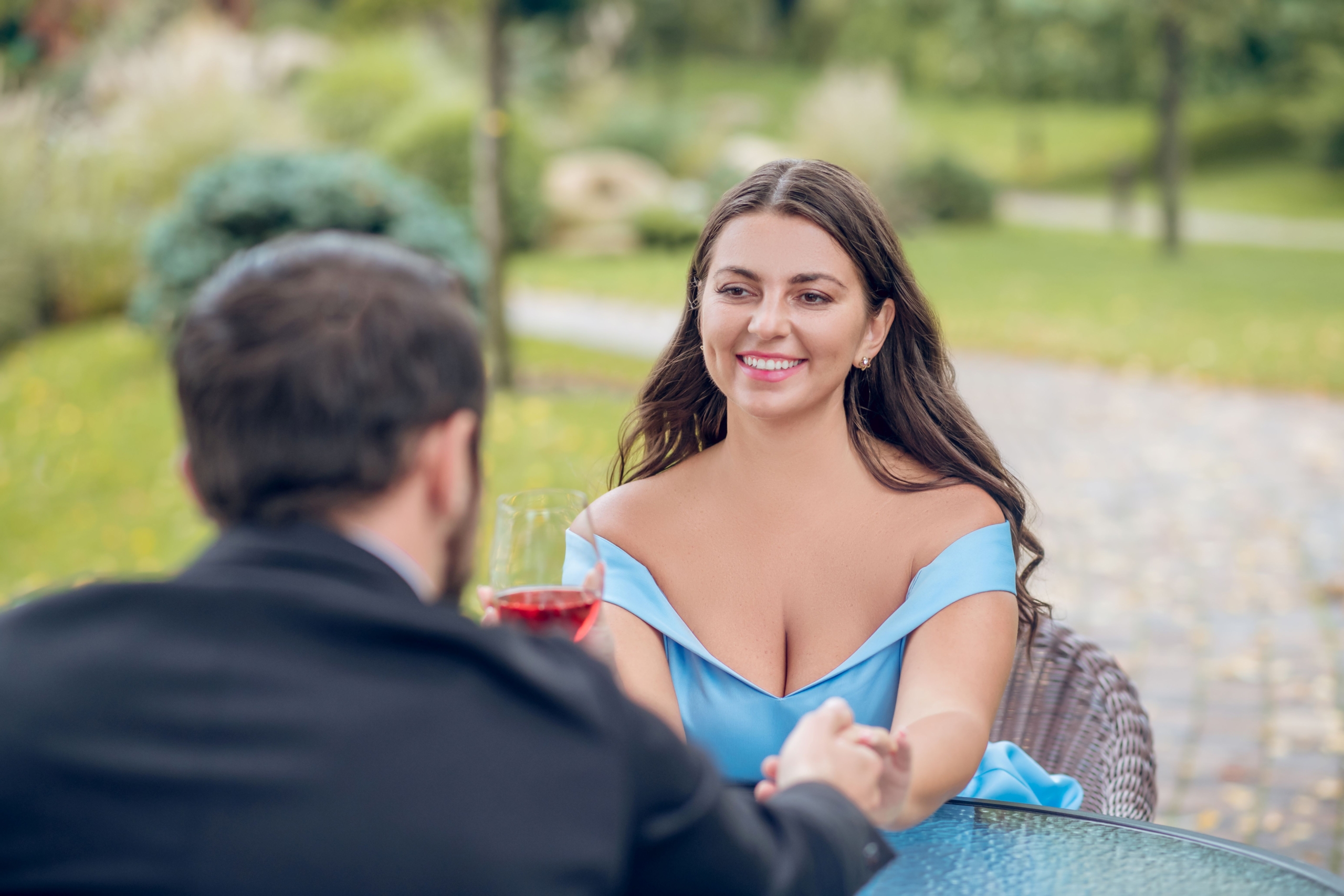 Amorette International_Date