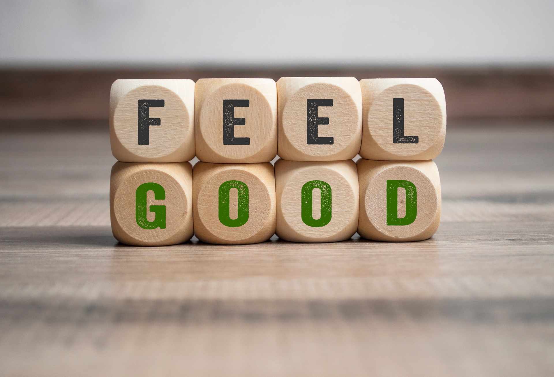 Holzwürfel mit motivierender Feel-Good-Botschaft | Elfliq Liquid  